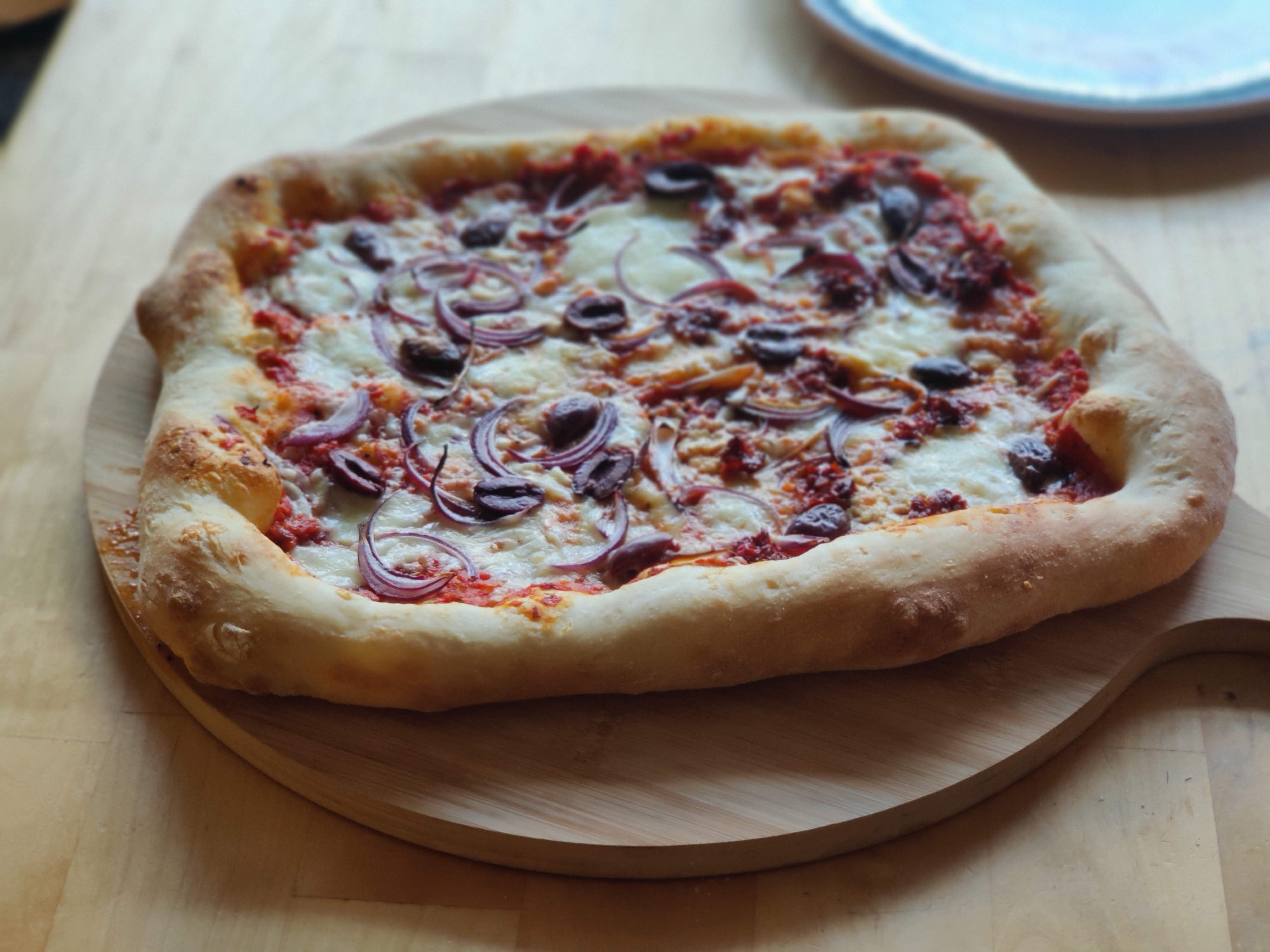 Nduja, onion and olive pizza
